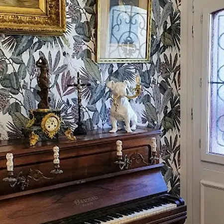 Les Hauts De - D'hotes 3* 多姆